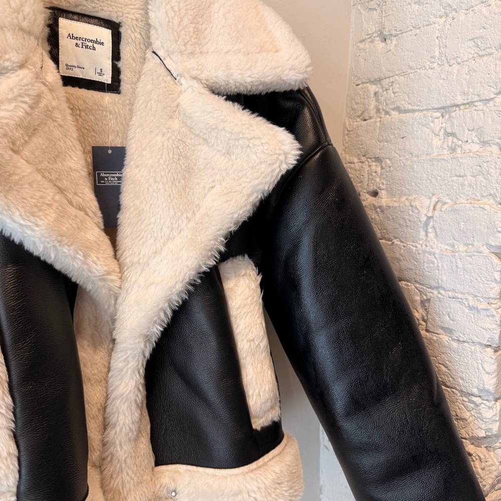 Abercrombie & Fitch Faux Leather Sherpa Jacket - Picture 3 of 12